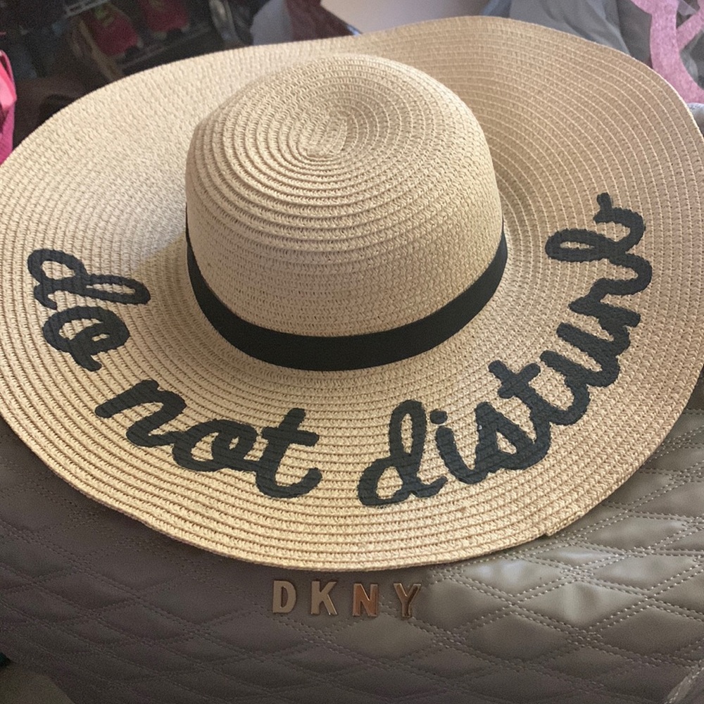 Cute Vacay-Sun Hat! 👒
